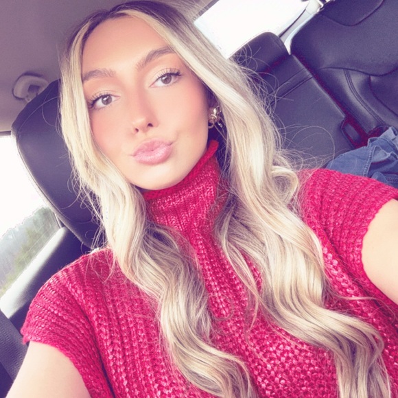 Meet your Posher, Chloe - Picture 1 of 1